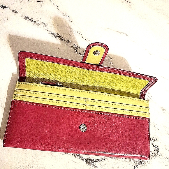 HOBO Int'l Pink 'Clio' Leather Wallet - Picture 3 of 8